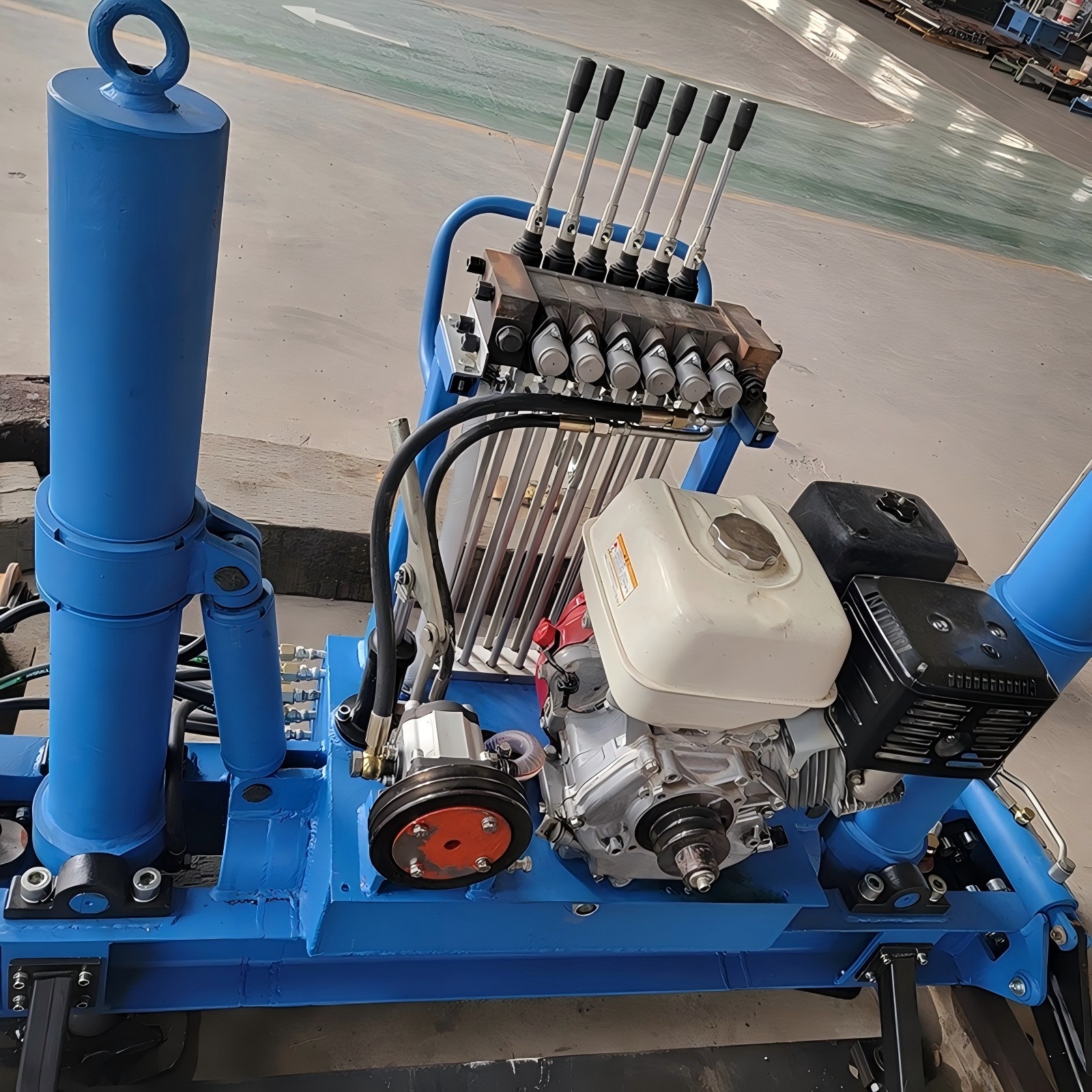 M&aacute;quina de elevaci&oacute;n y alineaci&oacute;n hidr&aacute;ulica