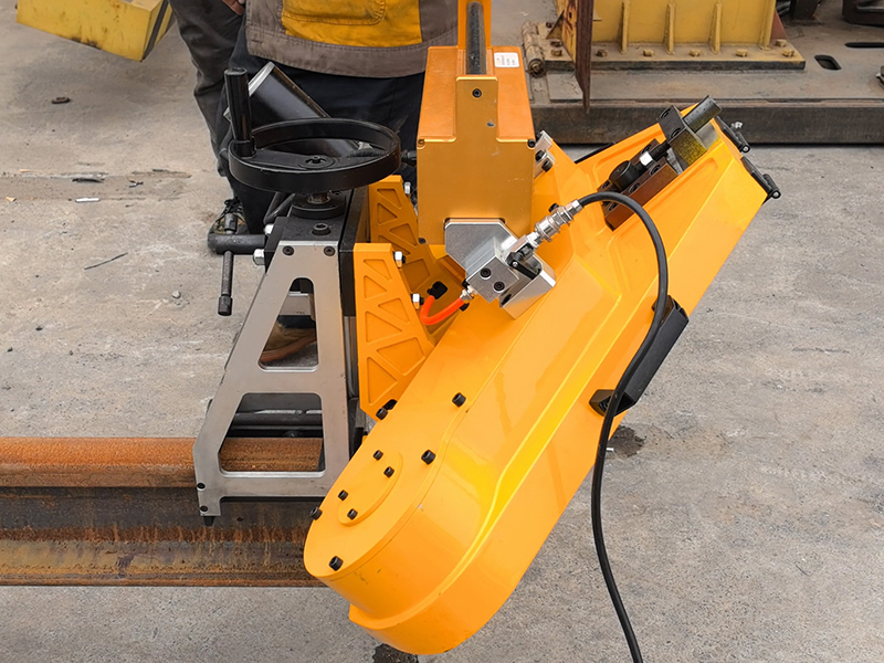 M&aacute;quina de aserrado de riel manual de bater&iacute;a de litio
